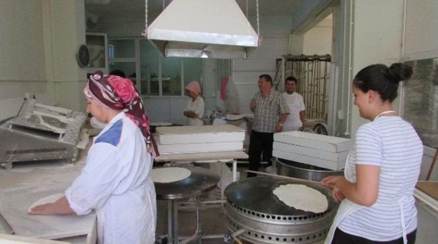 Sandıklı&rsquo;da Ramazan Ayında Yufka T&uuml;ketimi Arttı