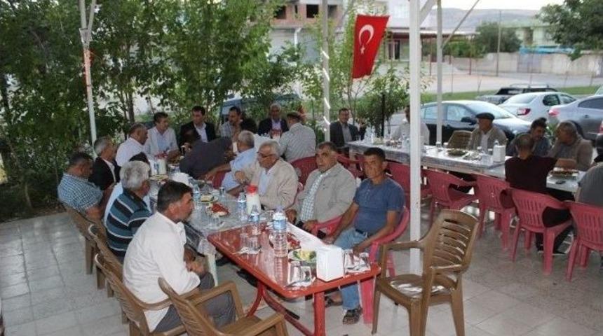 Sakaroğlu Ak Parti İl&ccedil;e Y&ouml;netimini İftarda Buluşturdu