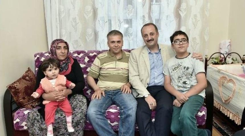 Akg&uuml;l&rsquo;den S&uuml;rpriz Ziyaret