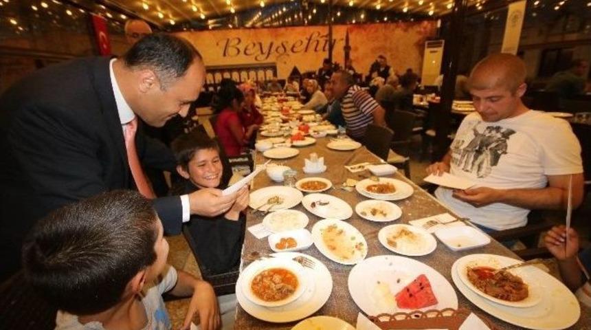 Başkan &Ouml;zaltun, Yetim &Ccedil;ocuklarla İftar Sofrasında Buluştu