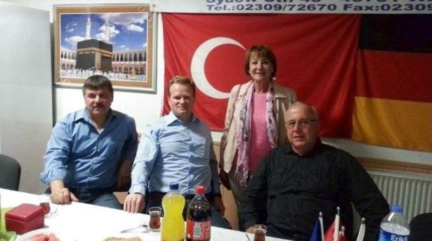 Gurbette İftar Sevinci