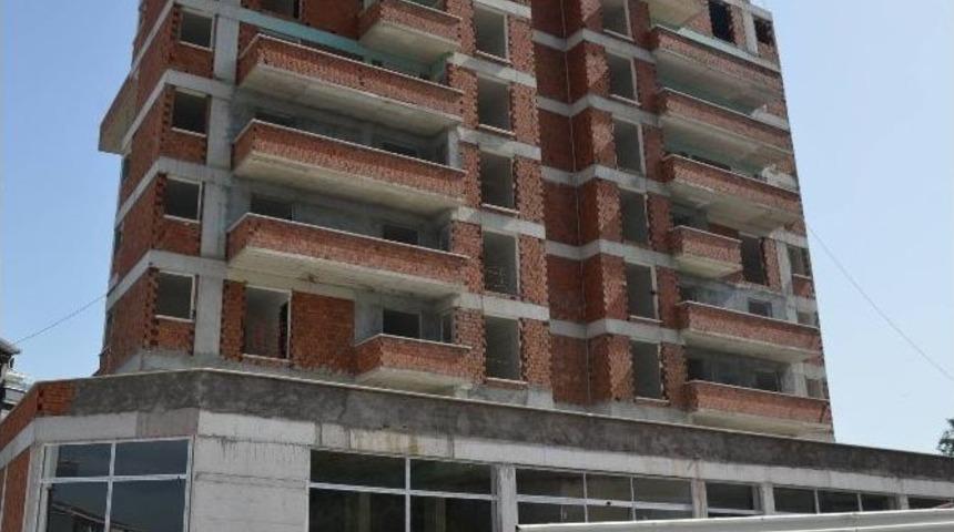 İnşaat İş&ccedil;isi 7. Kattan D&uuml;şerek Can Verdi