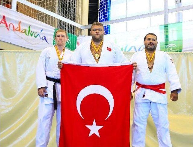 İstanbul İtfaiyesi’nden Rekor Kapanış: 29 Altın, 27 Gümüş, 26 Bronz