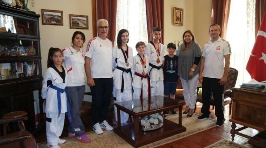 Tekvandoculardan Edirne Belediyesi’ne Ziyaret