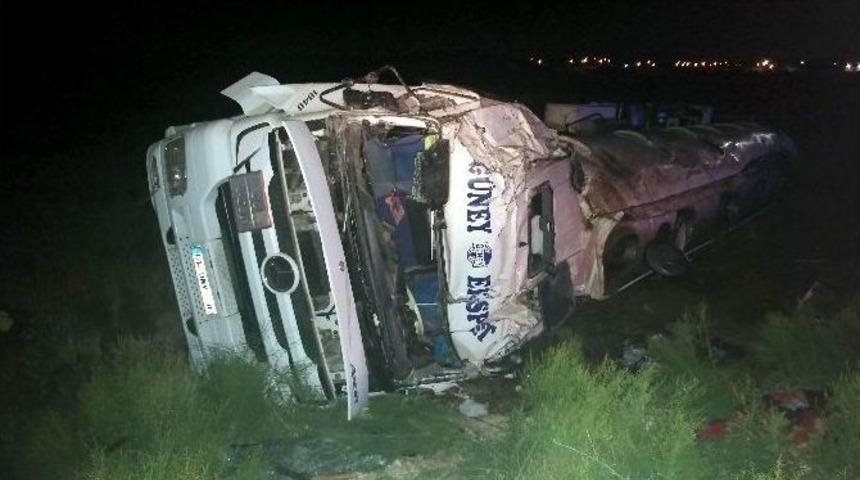 Bitkisel Yağ Y&uuml;kl&uuml; Tanker Devrildi: 1 &Ouml;l&uuml;