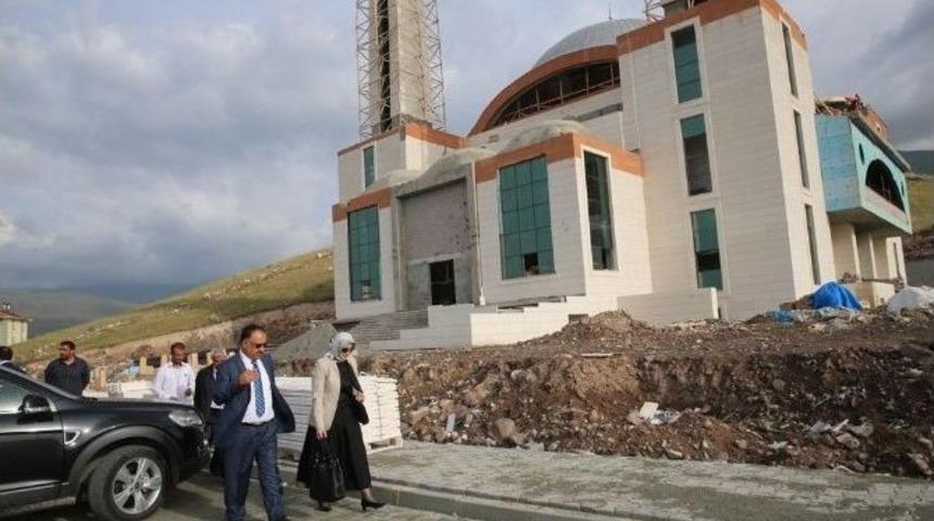 Cumhurbaşkanı Başdanışmanı &Ouml;zlem Zengin Iğdır &Uuml;niversitisini Ziyaret Etti