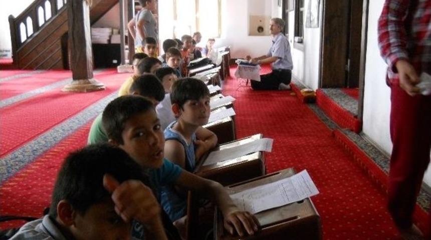 Lapseki İl&ccedil;esinde Yaz Kuran Kursları Başladı
