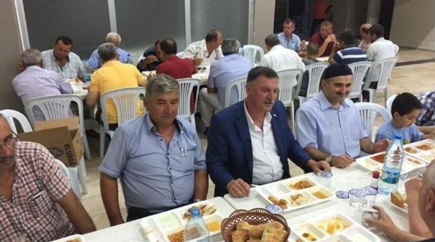 Başkan Duymuş Vezirhanlılarla İftarda Buluştu