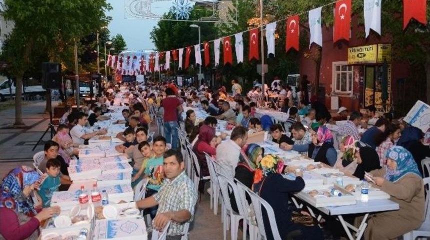 Alikahya&rsquo;da İftar Coşkusu