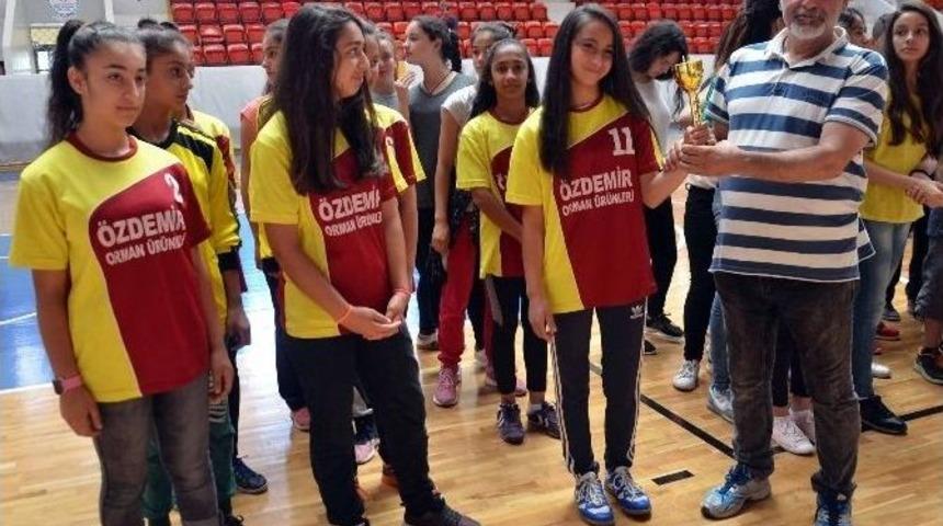 2015-2016 Sezonu Hentbol Ligi Tamamlandı