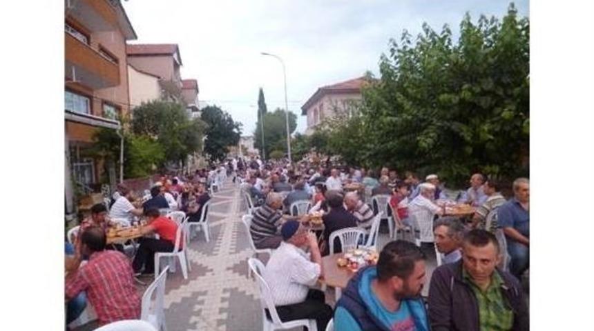 İstasyon Avcılar Kul&uuml;b&uuml; &Uuml;yeleri İftar Yemeğinde Buluştu