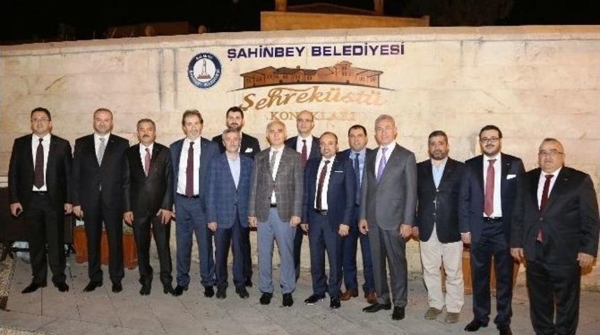 M&uuml;siad Genel Başkanı Olpak Şehrek&uuml;st&uuml; Konaklarını Gezdi