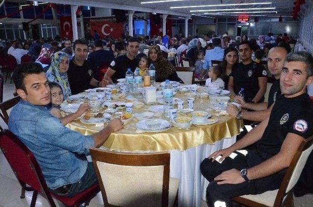 Karaman’da Emniyet Mensupları İftar Yemeğinde Bir Araya Geldi 1