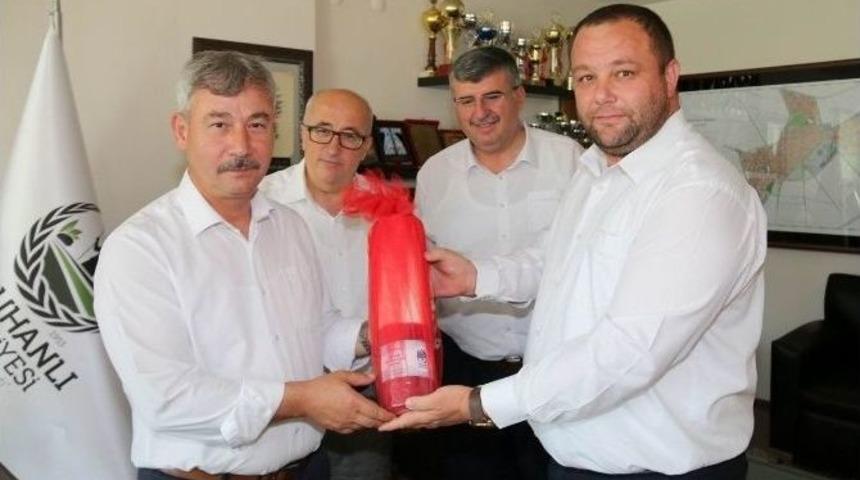 Kırmızı Dipli Mumla G&uuml;reş Daveti