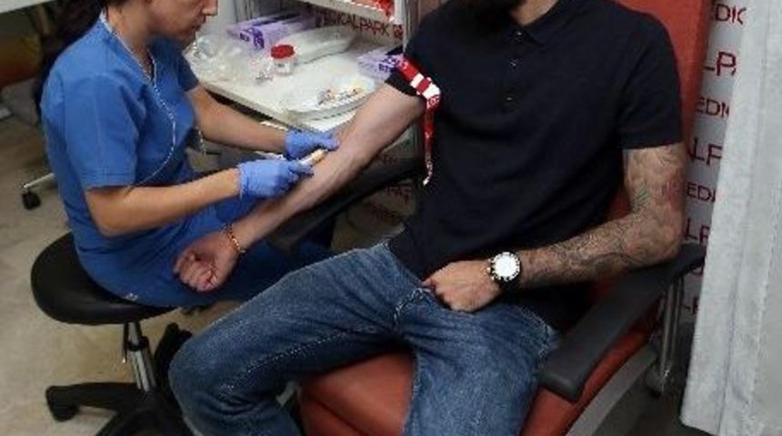 Fenerbah&ccedil;eli Futbolcular Sağlık Kontrol&uuml;nden Ge&ccedil;ti