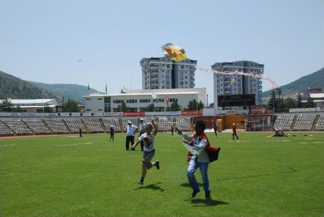 15 &Uuml;lkeden Gelen 40 Gen&ccedil; Tokat&rsquo;ta