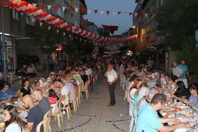 Bosna-sancak Derneği’nden İftar Yemeği