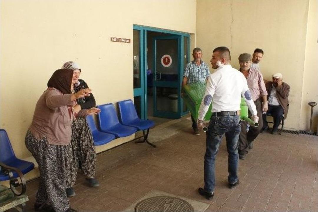 14 Yıllık Karısını 14 Yerinden Bı&ccedil;aklayarak &Ouml;ld&uuml;rd&uuml;