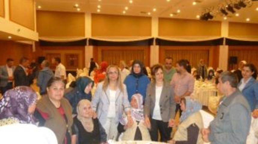 Rekt&ouml;r Kılı&ccedil;, &Ouml;zel İnsanlar Ve Aileleriyle İftar Yemeğinde Biraya Geldi