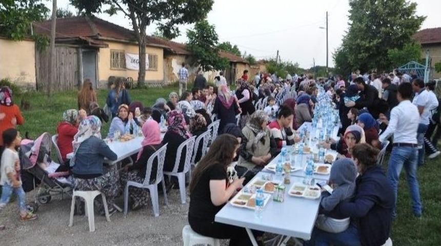 Hamidiye K&ouml;y&uuml; Sakinleri İftar Sofrasında Yine Buluştu