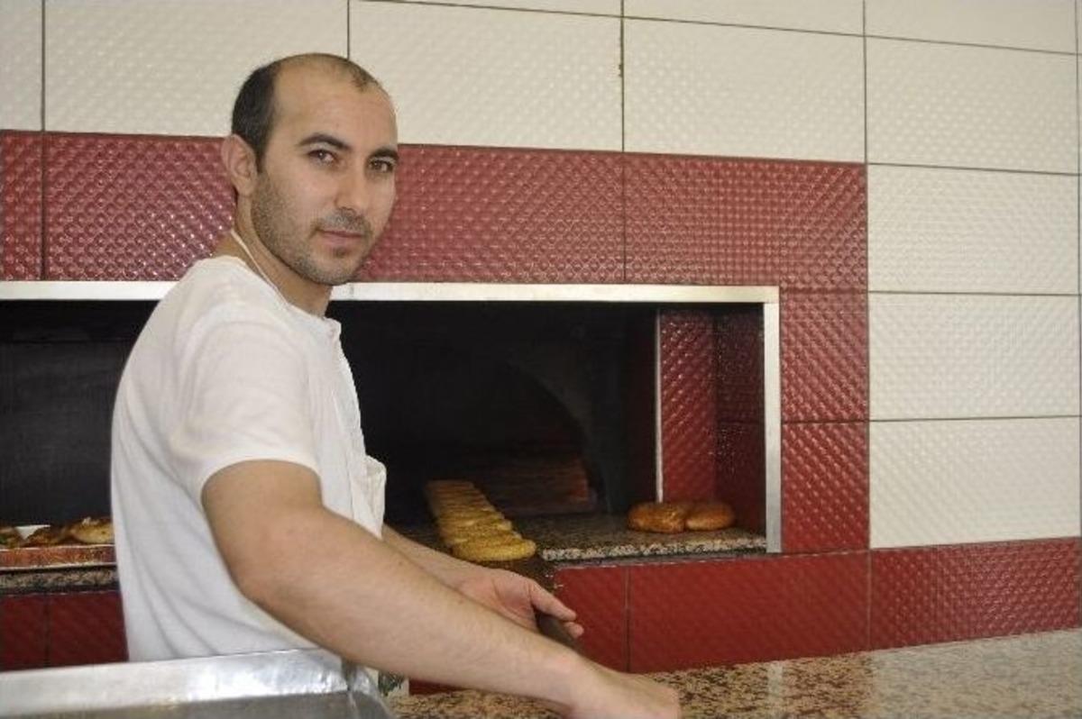 (&ouml;zel Haber) 70 Dereceyi Bulan Sıcaklıkta Simit Pişiriyorlar