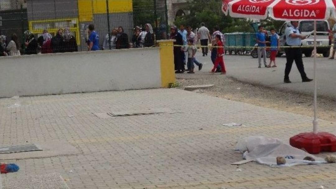 Pencereden D&uuml;şen &Ccedil;ocuk Hayatını Kaybetti