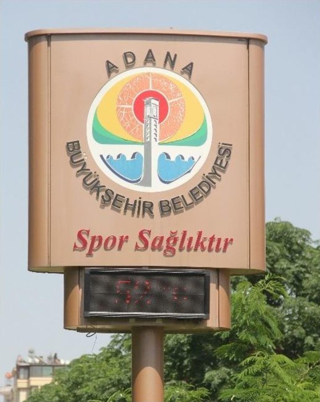 Adana Yanıyor