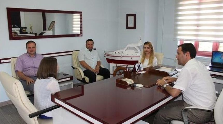 İngilizce &Ouml;ğrenmek İ&ccedil;in Girdiği Sistem Sayesinde &Ouml;d&uuml;l Aldı