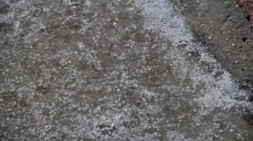 Başkale De Şiddetli Yağış Hayatı Olumsuz Etkiledi