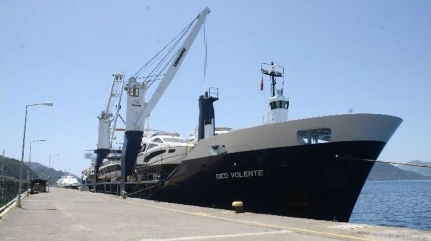 Milyon Dolarlık L&uuml;ks Yatlar Kargo Gemisiyle Geldi