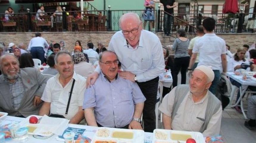 Odunpazarı&rsquo;nda Şehit Ve Gazi Aileleri İ&ccedil;in İftar