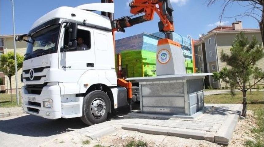 Yer Altı &Ccedil;&ouml;p Konteynerleri İle K&ouml;t&uuml; Kokunun &Ouml;n&uuml;ne Ge&ccedil;ilecek