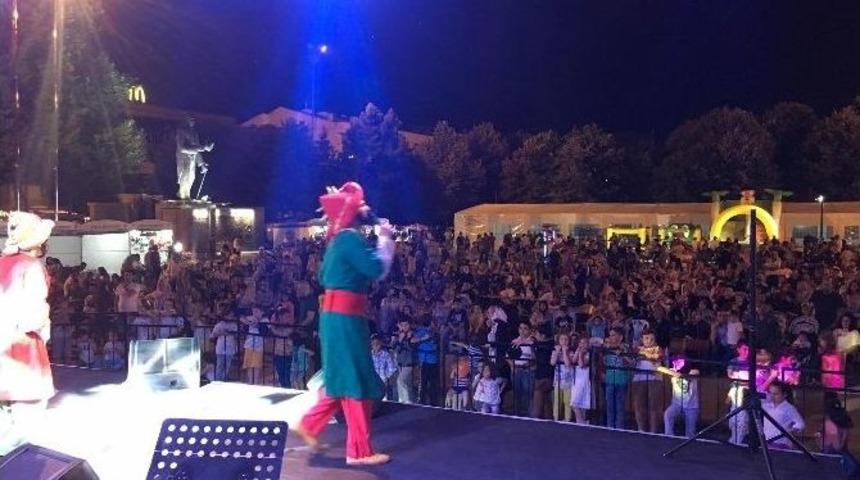 Ramazan Sokağı Yine Dopdolu