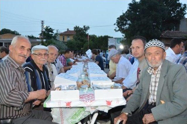 Süleymanpaşa Ramazan’da Sevgi Sofralarında Buluşmaya Devam Ediyor