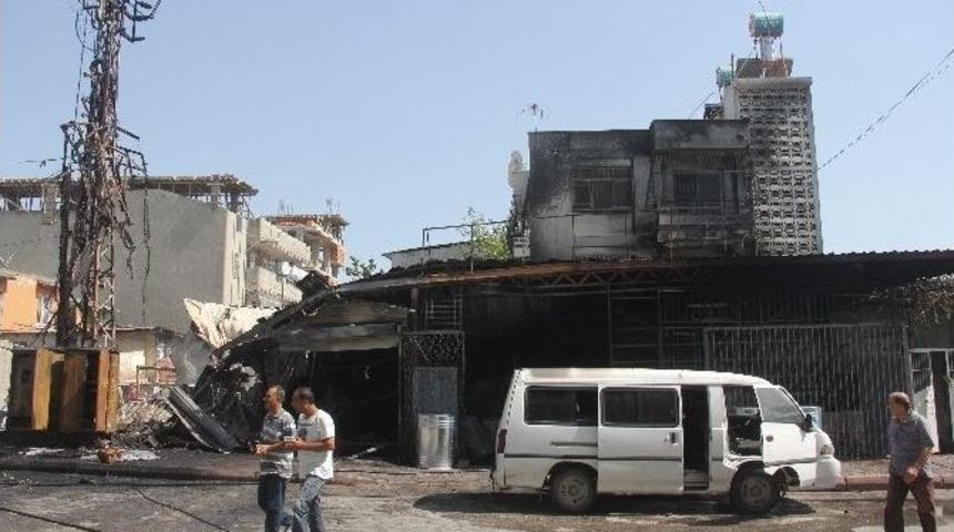 Trafo Patladı, Ev Ve İş Yerleri K&uuml;l Oldu