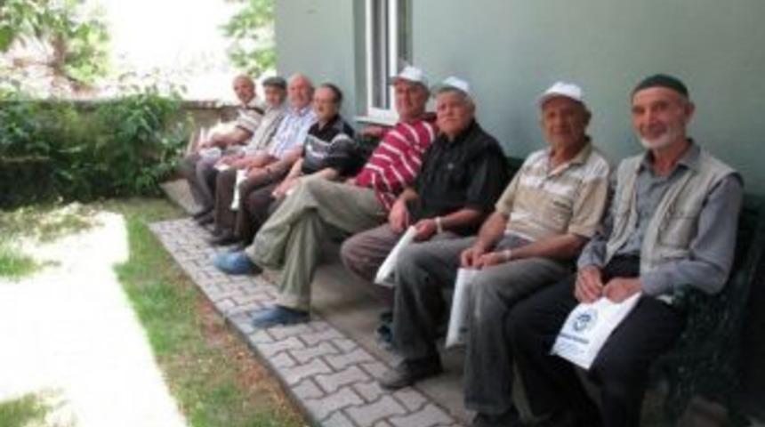 Odunpazarı Belediyesi Kırsal Mahallelerdeki Babaları Unutmadı