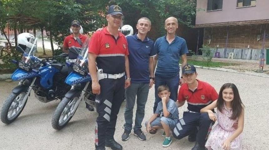 Akyazı Jandarma Motosiklet Timleri Babalar G&uuml;n&uuml;n&uuml; Kutladı