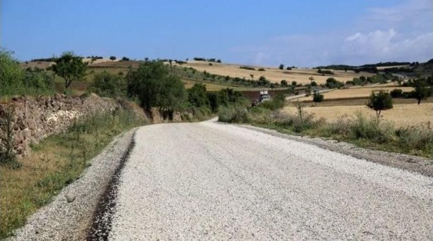 Kula&rsquo;da Mahalle Yolları Asfaltlanıyor