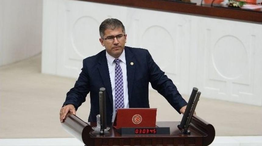 Chp&rsquo;de İşten Atılan Sekretere &Ouml;zt&uuml;rk&rsquo;ten Destek