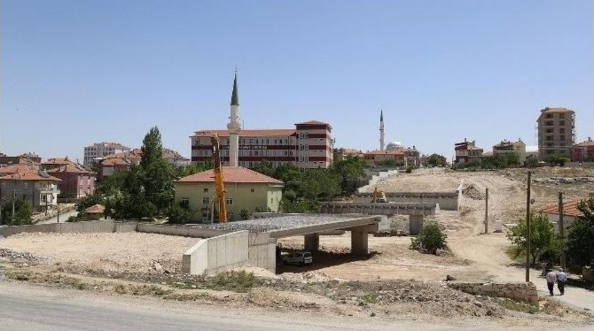 Karaman&rsquo;da Yapılan K&ouml;pr&uuml;ye İlk Tabliye Yerleştirildi