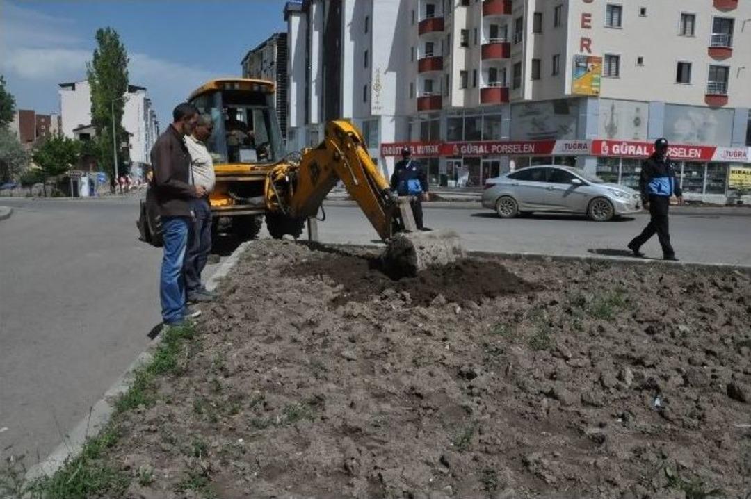 Kars&rsquo;ta Belediye Sıcak Asfalta Başladı