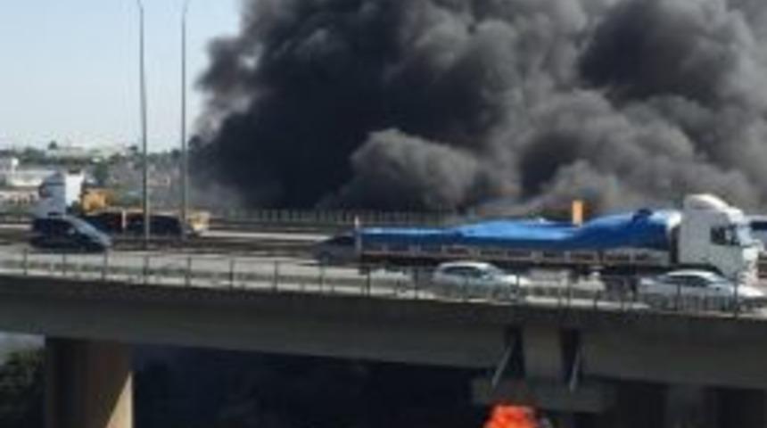 Gaz Y&uuml;kl&uuml; Tanker K&ouml;pr&uuml;den U&ccedil;tu, Alev Alev Yandı: 1 &Ouml;l&uuml;