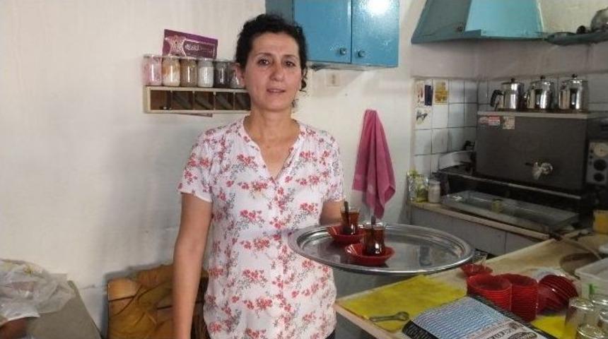 Burhaniye&rsquo;de Yıldız Hanım Başarılı Kahveci Oldu