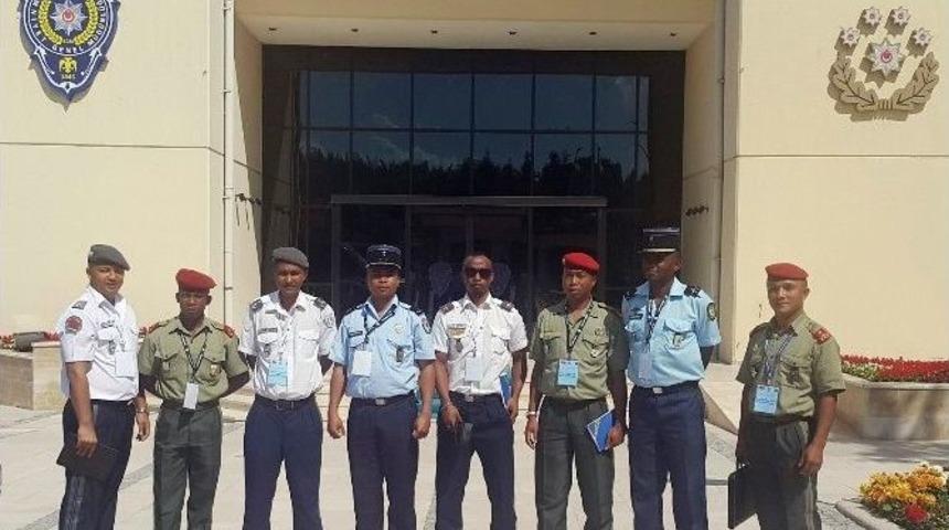 Tika Polis Eğitim Projelerine Devam Ediyor