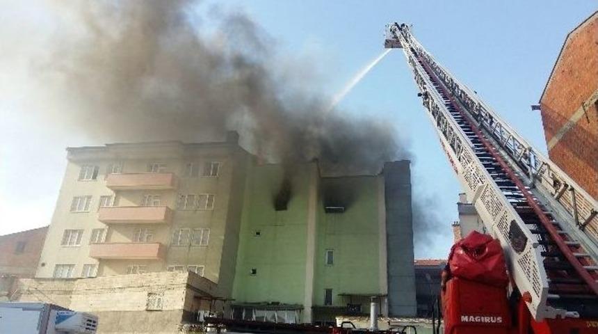 &Ccedil;orum&rsquo;da Korkutan &Ccedil;atı Yangını