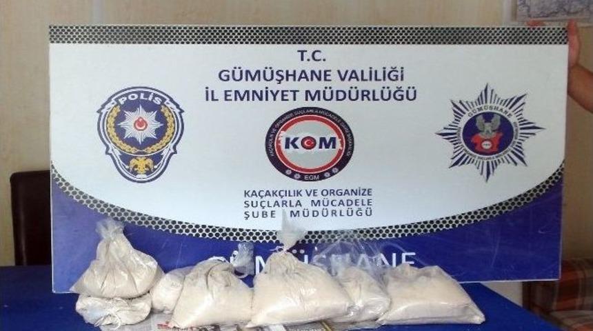 Kamyonetin Ak&uuml;s&uuml;ne Gizlenmiş 5 Kilo Eroin Ele Ge&ccedil;irildi