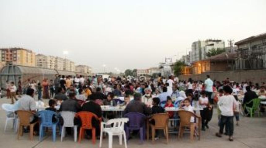 Ak Parti Diyarbakır İl Başkanlığı 700 Kişiyi İftarda Buluşturdu