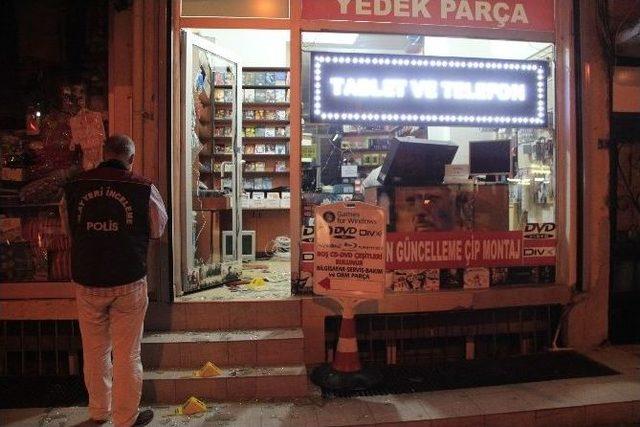 Kovaladıkları Şahsı Bilgisayarcı Dükkanında Vurdular