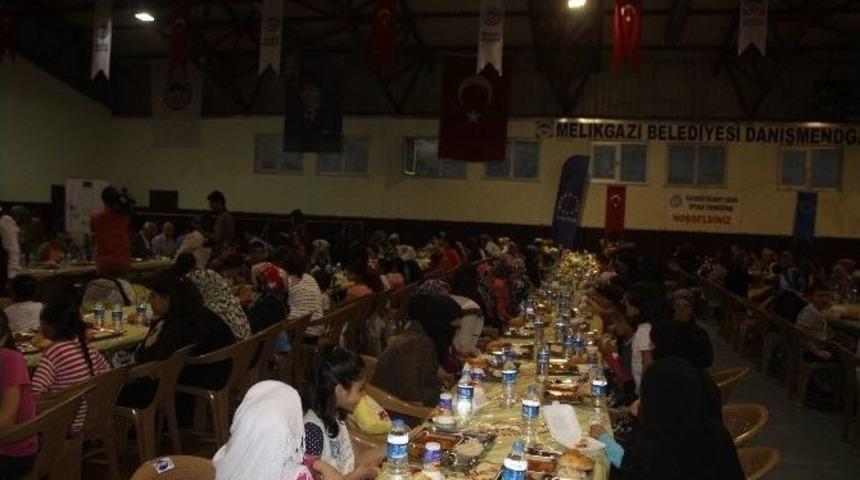 Kto Başkanı Mahmut Hi&ccedil;yılmaz M&uuml;lteciler İle İftarda Bir Araya Geldi