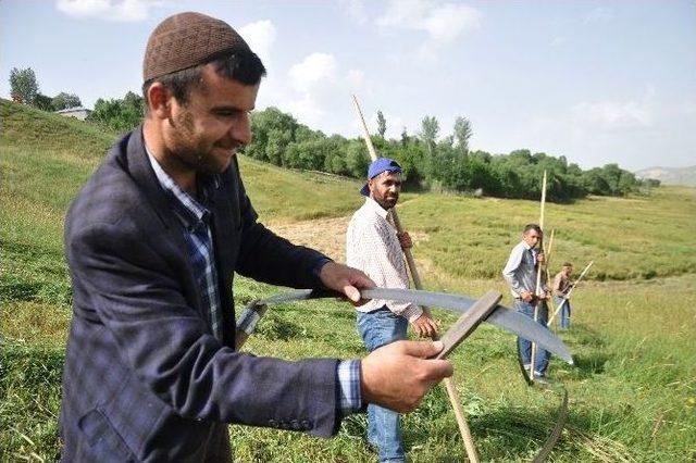 Tırpancıların Zorlu Oruç Mesaisi